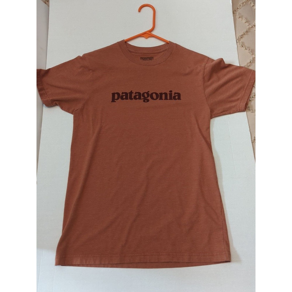 Patagonia Small Slim fit Rust Color Short Sleeve Crewneck Spell Out T-Shirt